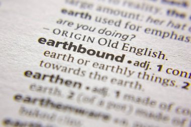 Sözlükte Earthbound sözcüğü veya tümceciği.