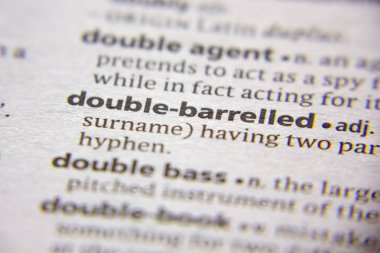 Kelime veya cümle bir sözlükte çift-barrelled.