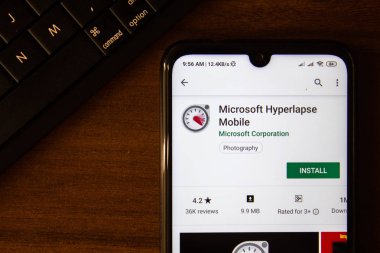 Ivanovsk, Rusya - 07 Temmuz 2019: Microsoft Hiperlapse Mobile uygulaması akıllı telefon veya tablet ekranında.