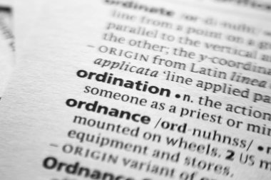 Sözlükte sözcük veya cümle koordinasyonu.