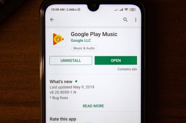 Ivanovsk, Rusya - 07 Temmuz 2019: Google Play Müzik uygulaması akıllı telefon veya tablet ekranında.