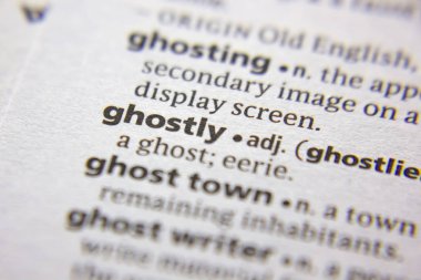 Sözlükte Ghostly sözcüğü veya tümceciği.