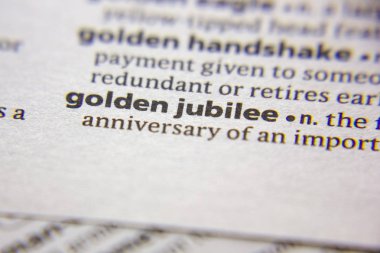 Sözlükte Kelime veya ifade Altın jübile.