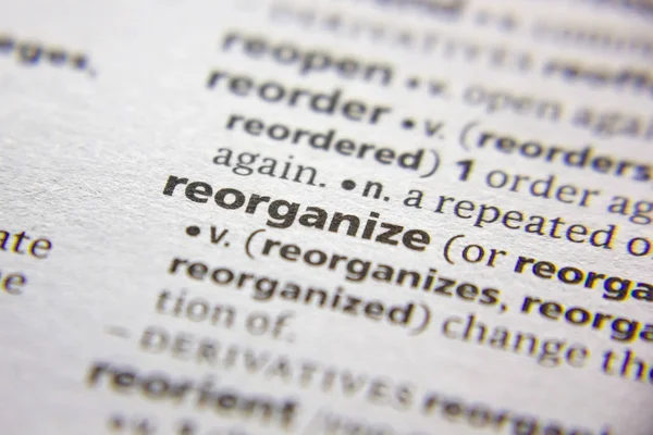 Palavra ou frase reorganizar em um dicionário . — Fotografia de Stock