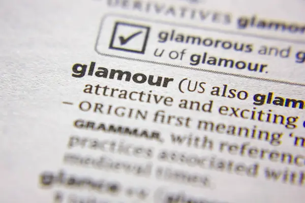 Ord eller fras glamour i en ordbok. — Stockfoto
