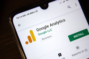 İvanovsk, Rusya-21 Temmuz 2019: akıllı telefonun ekranında Google Analytics uygulaması.