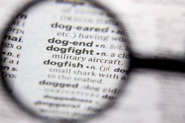 Kelime veya ifade Dogfight bir sözlük.