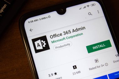 Ivanovsk, Rusya - 07 Temmuz 2019: Akıllı telefon veya tablet ekranında ofis 365 yönetim uygulaması.