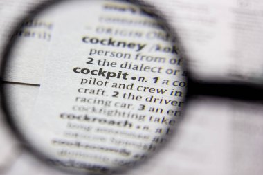 Sözlük bir kelime veya cümle kokpit.