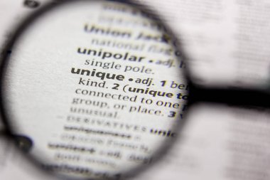 Sözlükte benzersiz sözcük veya ifade.