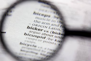 Kelime veya cümle Bicker bir sözlük.