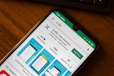 İvanovsk, Rusya-26 Haziran 2019: akıllı telefonun ekranında X-VPN-ücretsiz sınırsız VPN proxy uygulaması.