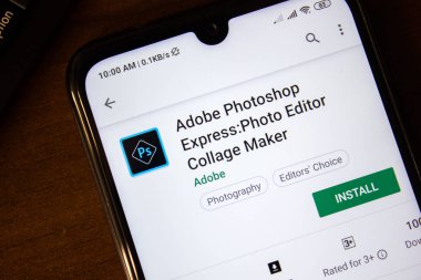 İvanovsk, Rusya-07 Temmuz 2019: akıllı telefon veya tablet ekranında Adobe Photoshop Express uygulaması.