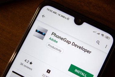 İvanovsk, Rusya-07 Temmuz 2019: Smartphone veya tabletin ekranında PhoneGap Developer uygulaması.