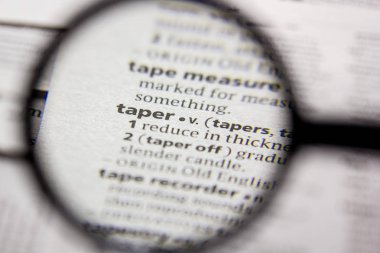 Sözlükte kelime veya cümle bandı.