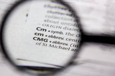 Sözlükte kelime veya cümle cm.