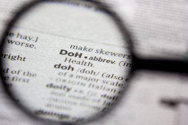 Bir sözlükte kelime veya cümle DOH.