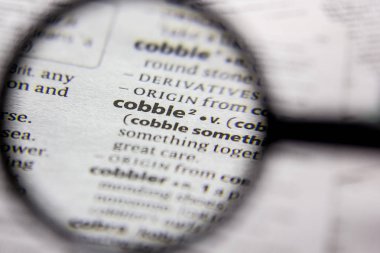 Kelime veya cümle bir sözlükte Cobble.