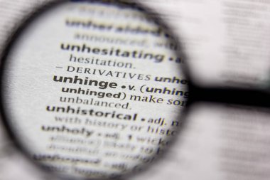 Kelime veya cümle bir sözlükte menteşe.