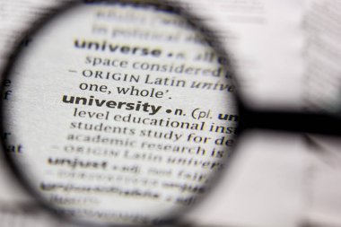 Kelime veya cümle üniversite sözlük.