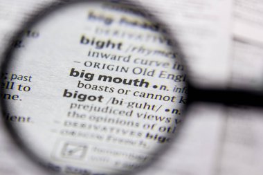 Kelime veya cümle büyük ağız bir sözlük.