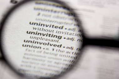 Sözcük veya tümcecik sözlükte davetsiz.