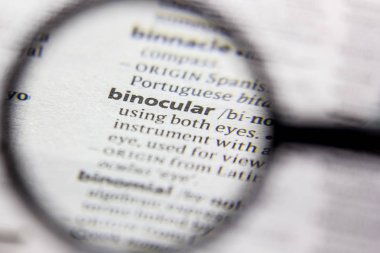 Kelime veya cümle bir sözlükte dürbün.