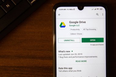Ivanovsk, Rusya - 07 Temmuz 2019: Akıllı telefon veya tablet ekranında Google Drive uygulaması.