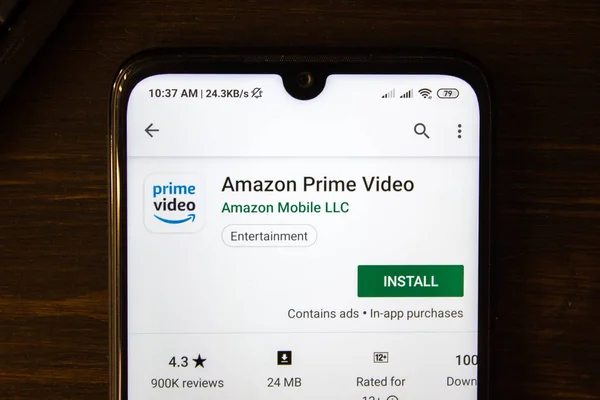 Ivanovsk,ロシア- 2019年7月21日:スマートフォンのディスプレイ上のAmazonプライムビデオアプリ. — ストック写真