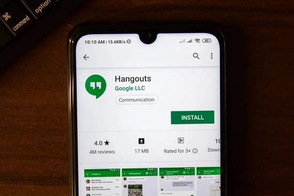 Ivanowsk, Rosja-07 lipca, 2019: aplikacja Hangouts na wyświetlaczu smartfona lub tabletu. — Zdjęcie stockowe