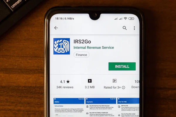 Ивановск, Россия - 26 июня 2019 года: приложение IRS2Go на дисплее смартфона . — стоковое фото
