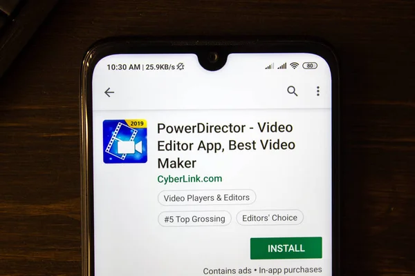 Ivanovsk, Rosja-21 lipca 2019: PowerDirector-Edytor wideo aplikacja App na wyświetlaczu smartfona. — Zdjęcie stockowe