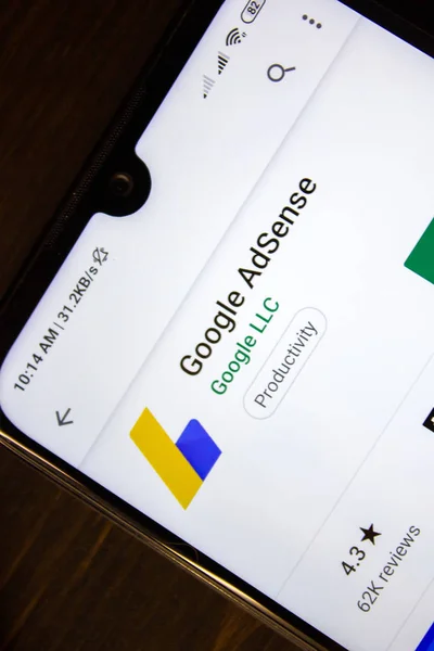 Ivanovsk, Rosja-21 lipca 2019: Google AdSense aplikacja na wyświetlaczu smartphone. — Zdjęcie stockowe