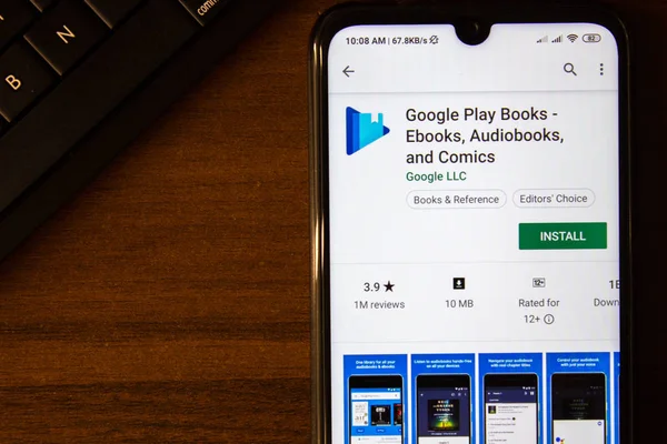 Ivanovsk, Rússia - 07 de julho de 2019: aplicativo Google Play Books na exibição de smartphone ou tablet . — Fotografia de Stock