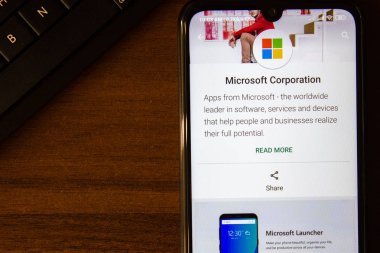 İvanovsk, Rusya-07 Temmuz 2019: akıllı telefon veya tablet ekranında Microsoft Corporation logosu.