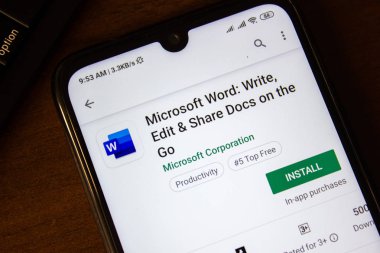 Ivanovsk, Rusya - 07 Temmuz 2019: Microsoft Word uygulaması akıllı telefon veya tablet ekranında.