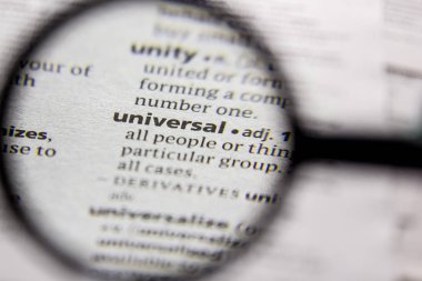 Sözlük içinde evrensel sözcük veya ifade.