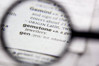 Kelime veya cümle değerli taş bir sözlük.