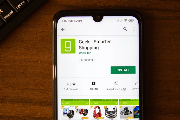 Ivanovsk, Rosja-07 lipca, 2019: Geek-mądrzejszy aplikacja zakupy na wyświetlaczu smartfona lub tabletu. — Zdjęcie stockowe