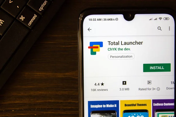 Ивановск, Россия - 21 июля 2019 года: Total Launcher app on the display of smartphone . — стоковое фото