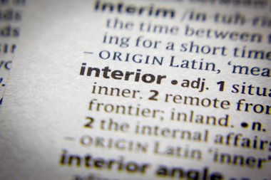 Sözlükteki sözcük veya tümcecik İç.