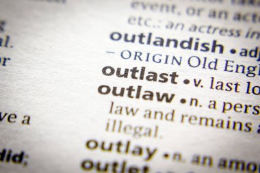 Sözlükteki sözcük veya tümcecik Outlast.