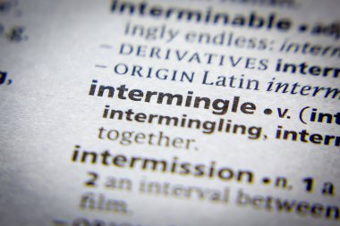 Sözlükte Sözcük veya tümcecik Ara.