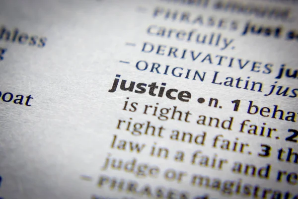 Palavra ou frase Justiça em um dicionário . — Fotografia de Stock