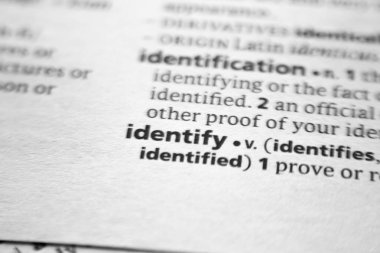 Sözlükte Tanımla sözcük veya tümcecik.