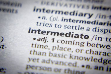 Sözlükte Sözcük veya Tümcecik Orta.