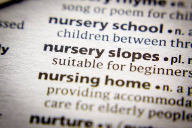 Sözlükte Sözcük veya tümcecik Kreş eğimleri.