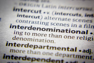 Sözlükte Sözcük veya tümcecik Interdenominational.
