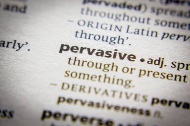 Sözlükte Yaygın sözcük veya tümcecik.