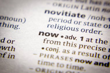 Sözlükte Şimdi Sözcük veya tümcecik.